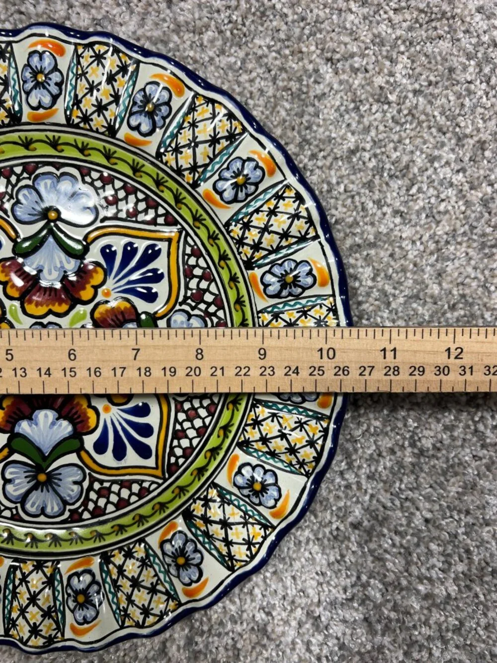 Hand Made Painted Plate - Puebla, Mexico - Artist Alonso Luis - Ruffled ‎ Edge